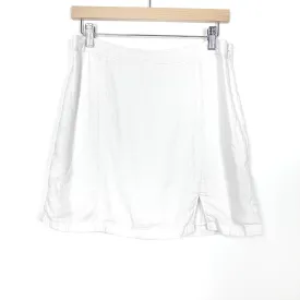 White Abercrombie & Fitch Skirt - Size Medium