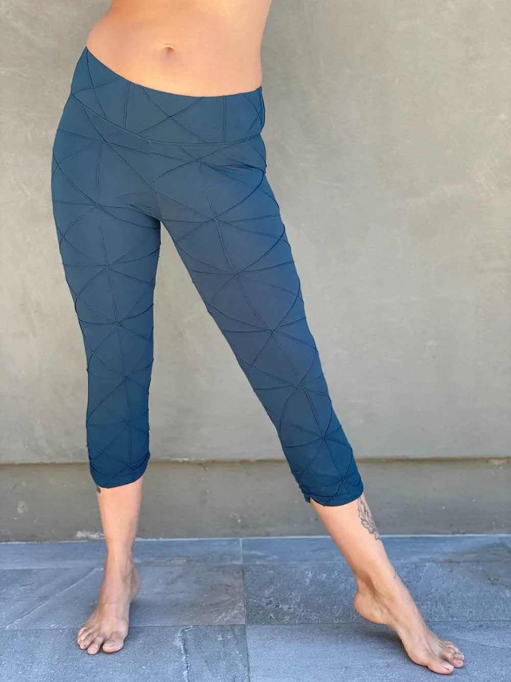 Bamboo Texture Capri Leggings