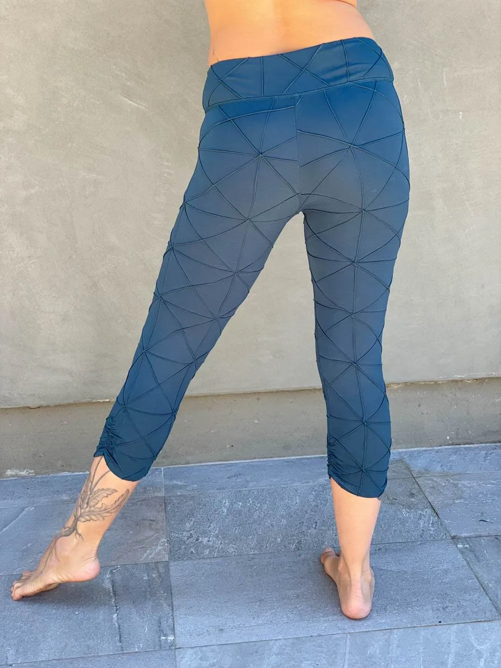 Bamboo Texture Capri Leggings