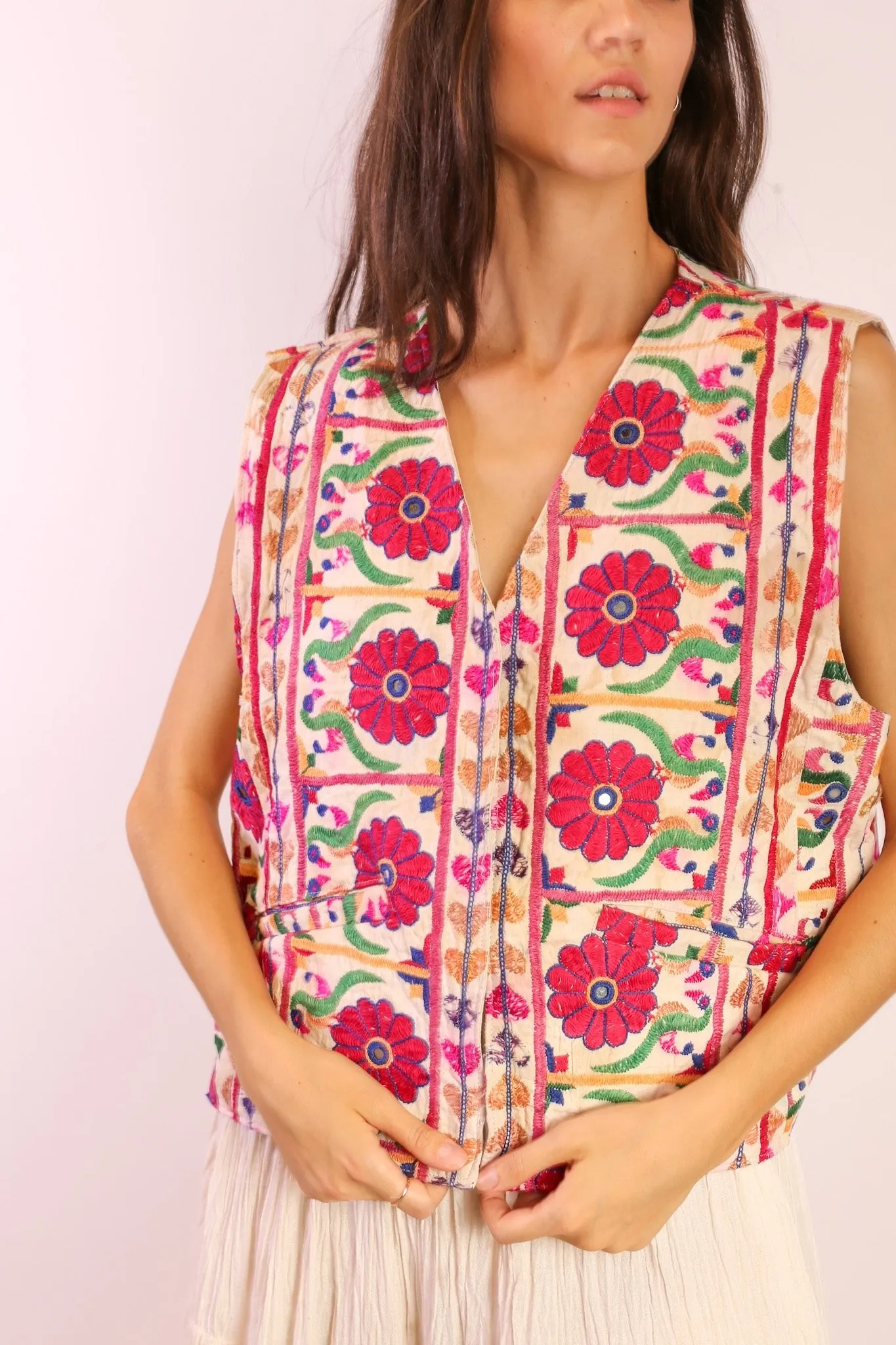 EMBROIDERED VEST OGLU