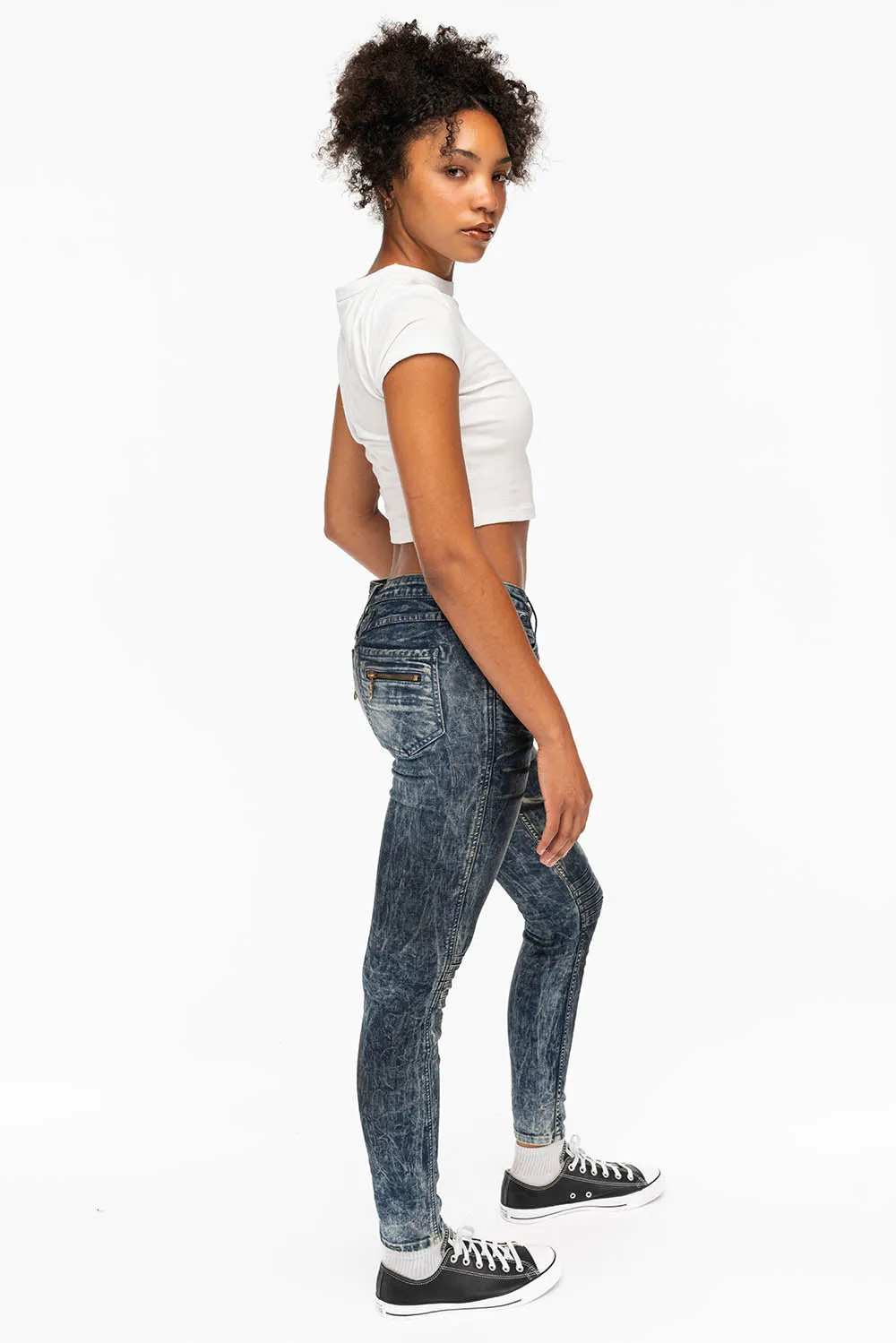 ROBIN'S BIKER WOMENS JEANS IN SILVER GHOST