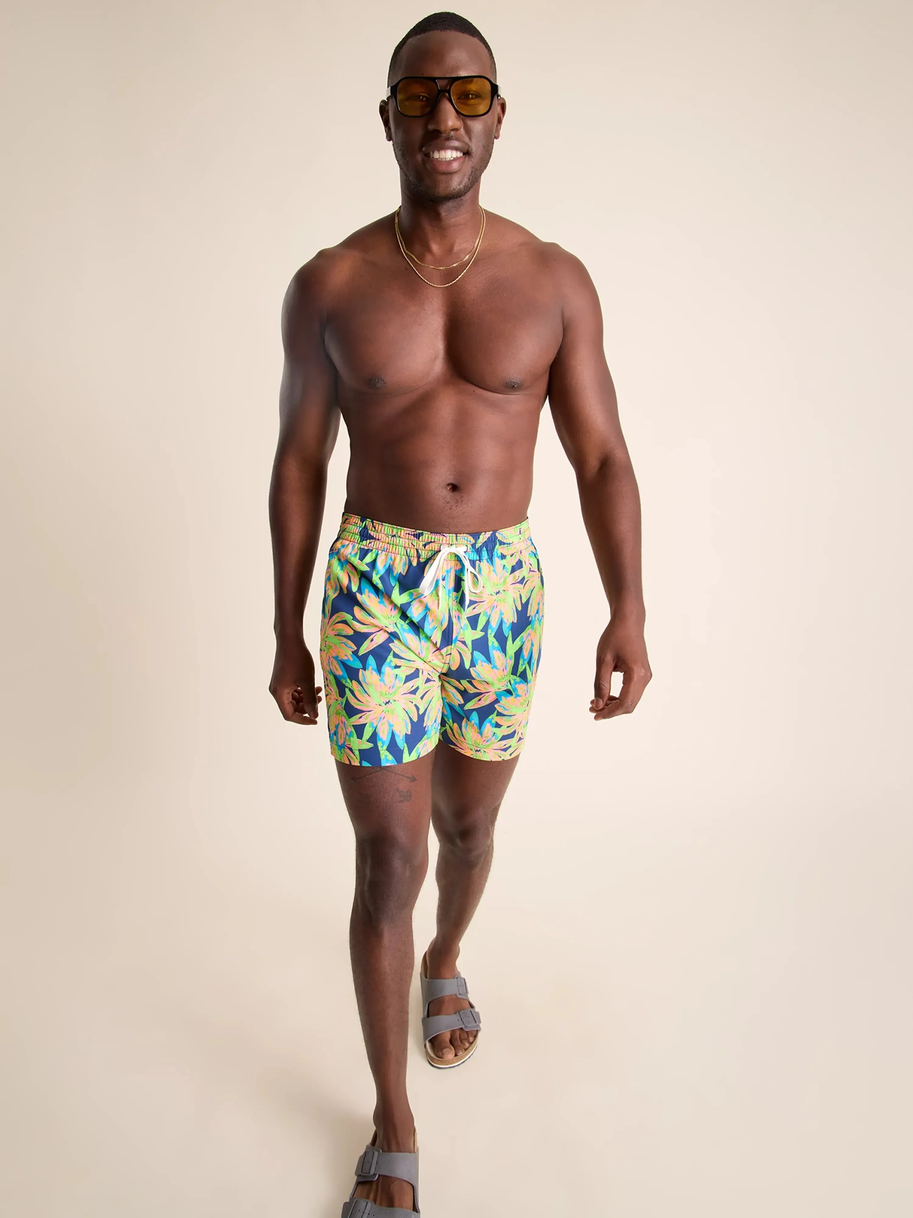 The Ocean Flowers 5.5" (Classic Swim Trunk)