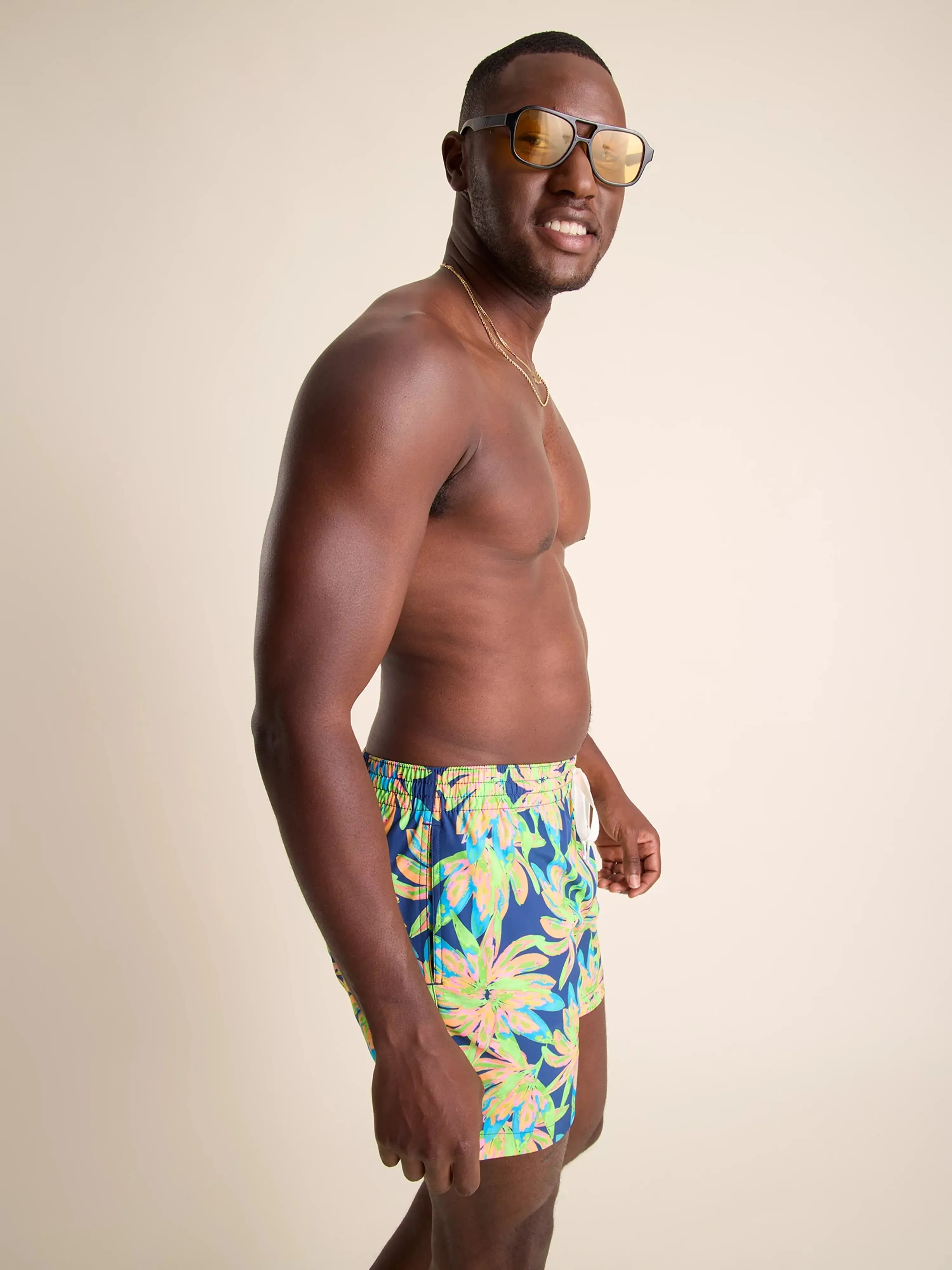 The Ocean Flowers 5.5" (Classic Swim Trunk)