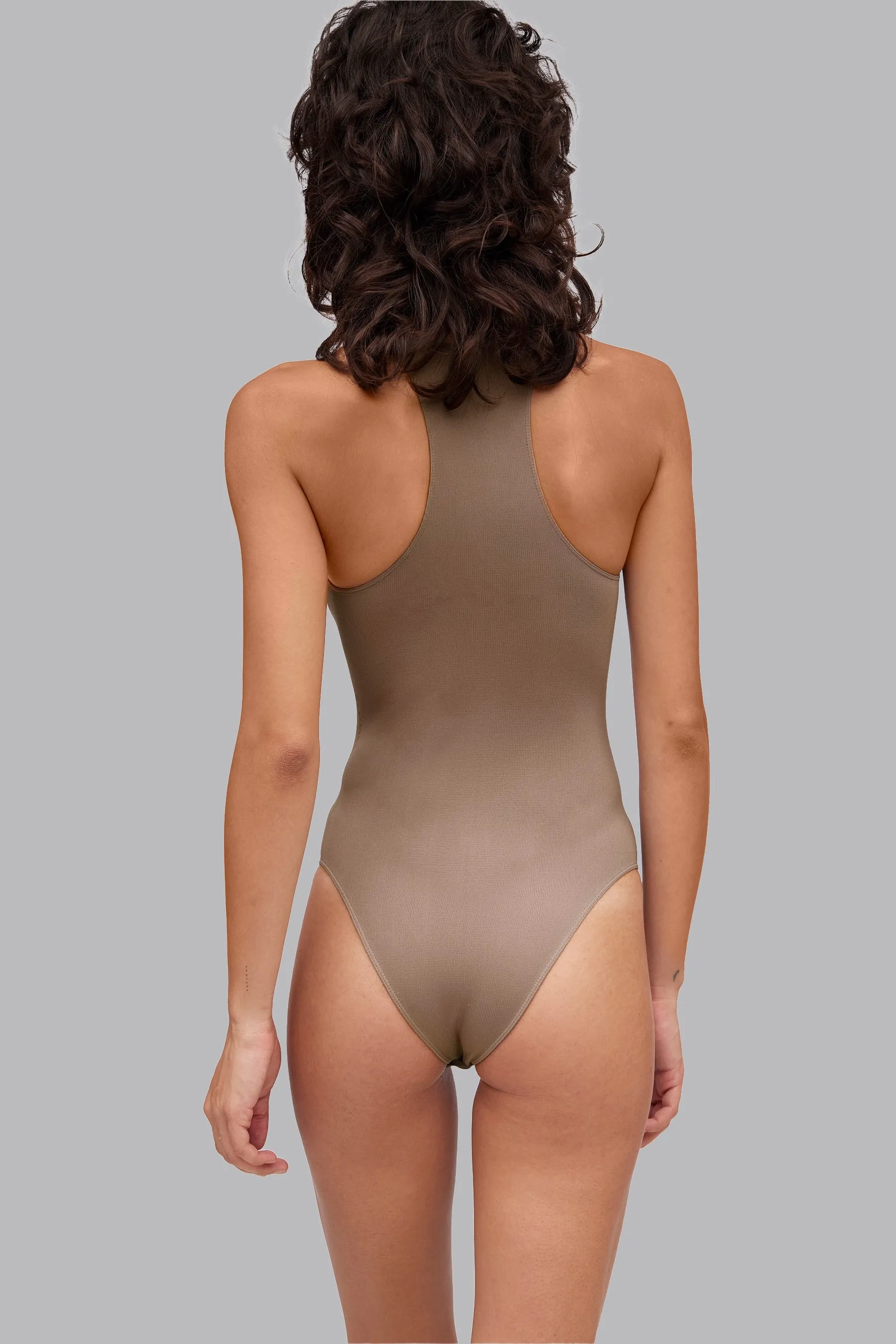 V_RYB SEAMLESS BODYSUIT - Tan